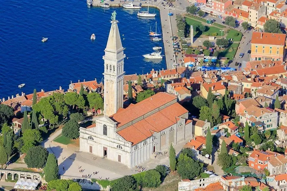 Apartment In Rovinj With Balcony, Air Conditioning, Wi-Fi